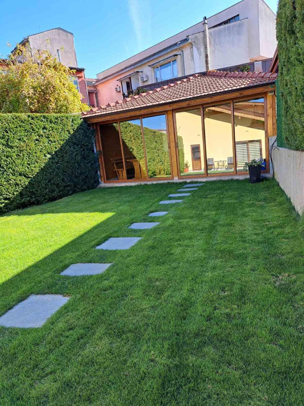 Guest House Ideal ساباريفا بانيا المظهر الخارجي الصورة