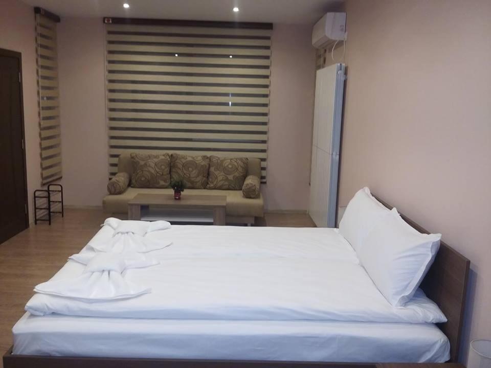 Guest House Ideal ساباريفا بانيا المظهر الخارجي الصورة