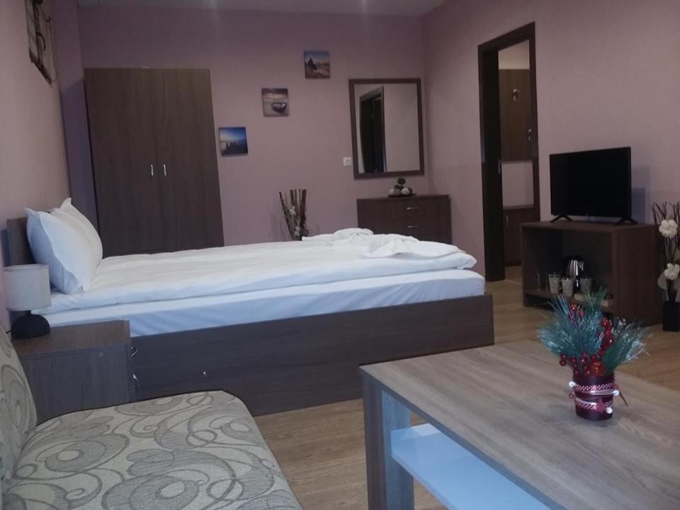 Guest House Ideal ساباريفا بانيا المظهر الخارجي الصورة
