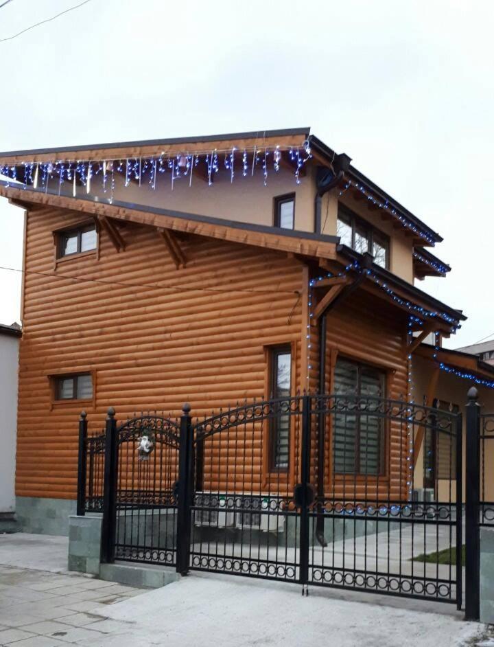 Guest House Ideal ساباريفا بانيا المظهر الخارجي الصورة