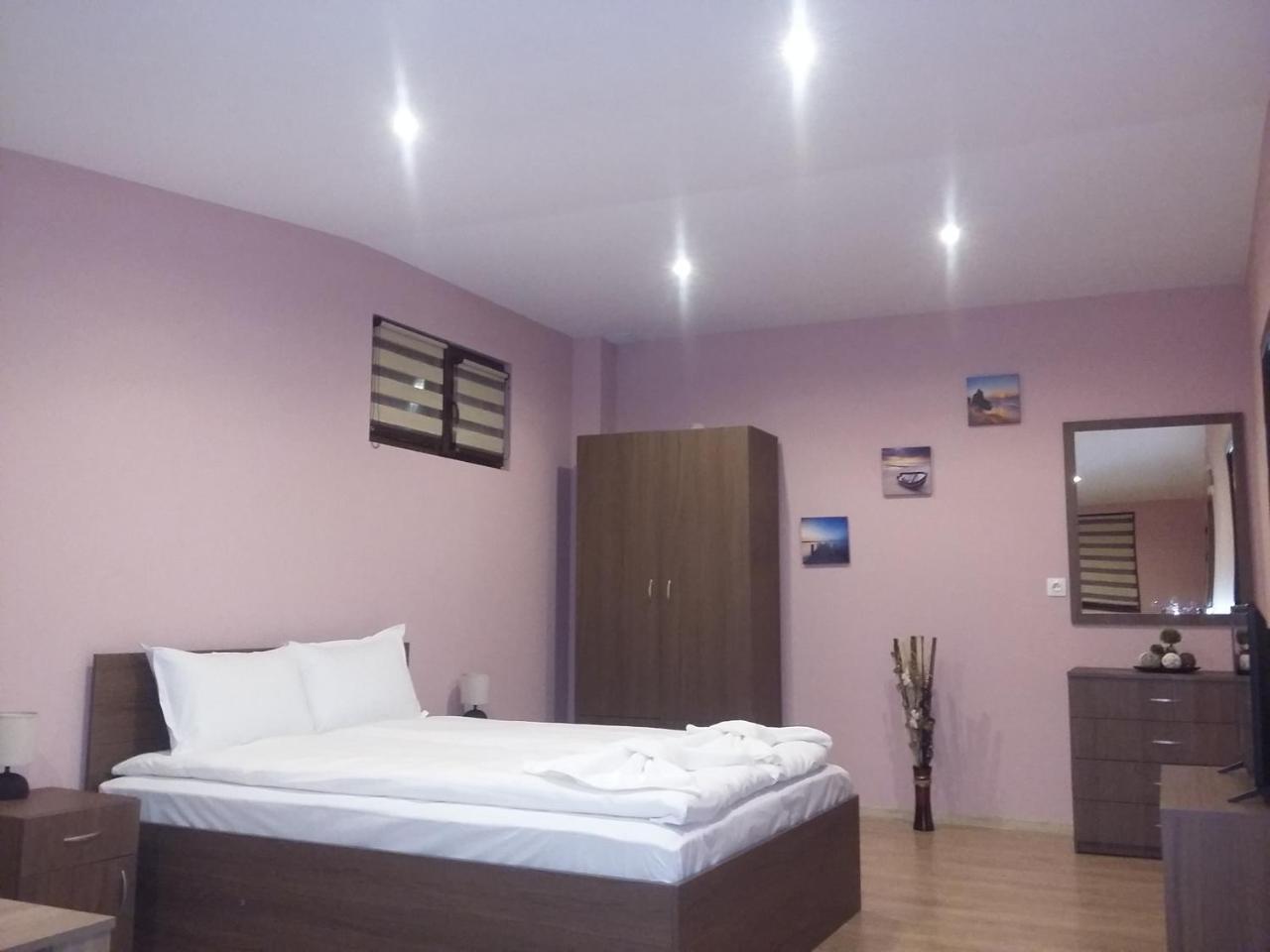 Guest House Ideal ساباريفا بانيا المظهر الخارجي الصورة