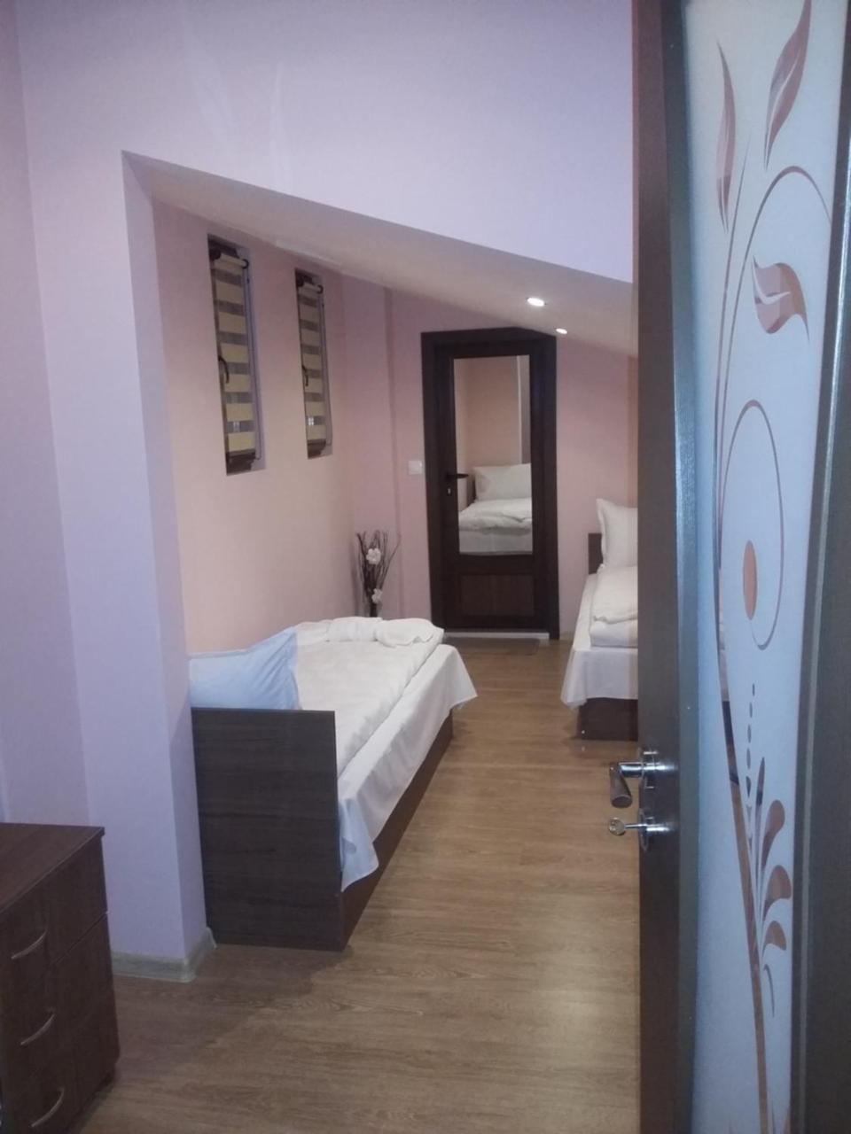 Guest House Ideal ساباريفا بانيا المظهر الخارجي الصورة
