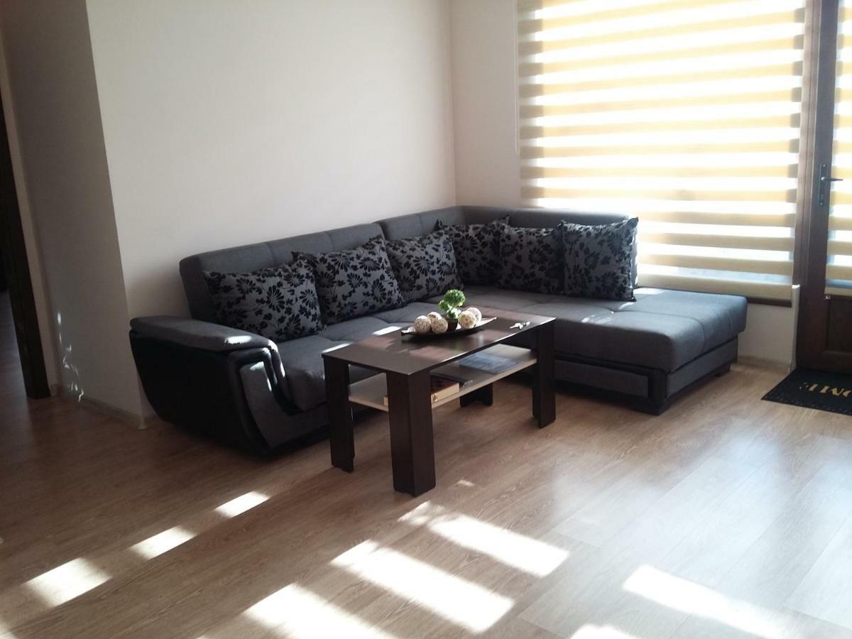 Guest House Ideal ساباريفا بانيا المظهر الخارجي الصورة