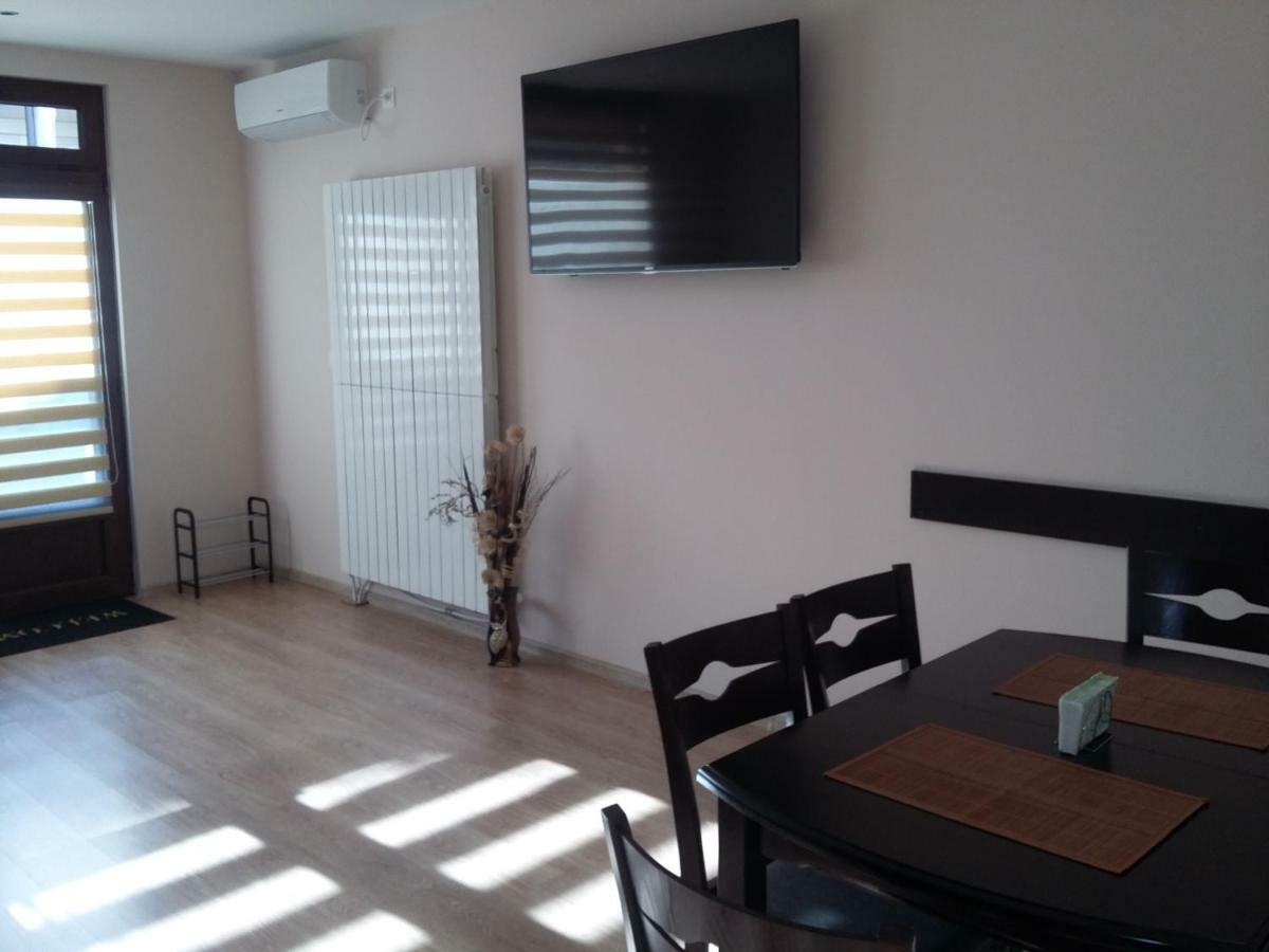 Guest House Ideal ساباريفا بانيا المظهر الخارجي الصورة
